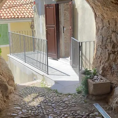 4* Posta / Butiga Couples Only Apartmán *