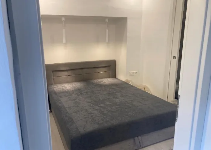 4* Posta / Butiga Couples Only Apartman